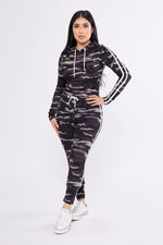Load image into Gallery viewer, Drawstring Camouflage Hoodie Matching Set
